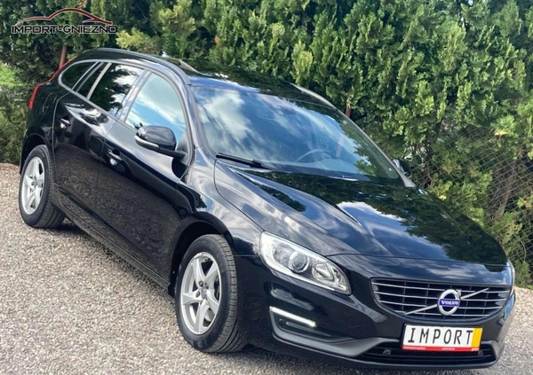 Volvo V60 cena 43900 przebieg: 177000, rok produkcji 2015 z Jelenia Góra małe 326